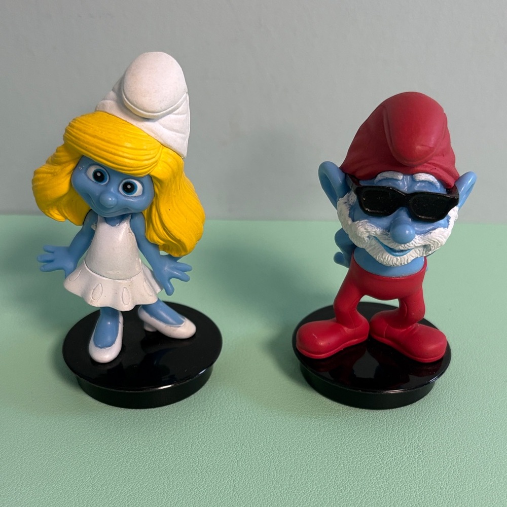 2011 Snap Westlake Village Smurfs Action Figure Toys, Smurfette & Papa Smurf